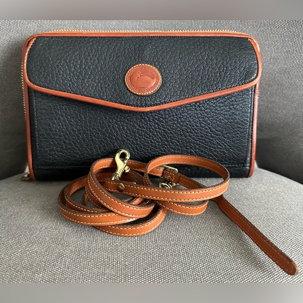 Vintage Dooney & Bourke large zipalong wallet